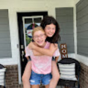 Meet your Posher, Alyson